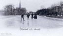Zicht vanaf ijs op Bullewijk op RK kerk met schaatsende personen op voorgrond.   Datum opname: 1900