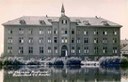 Theresia rustoord, voorgevel met Mariabeeld.   Datum opname: 1960