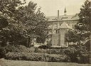 Achterzijde met kapel van Huize Amstelrust, later Theresia.   Datum opname: 1927